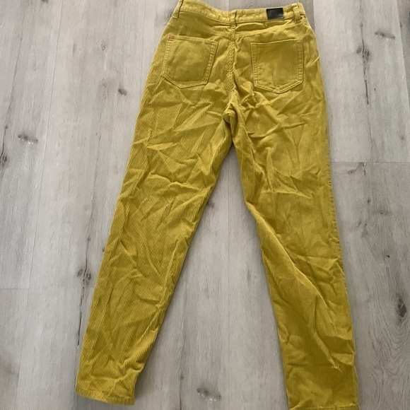 BDG Urban Outfitters gold corduroy mom high-rise size 27 in Chartreuse color - Picture 13 of 15